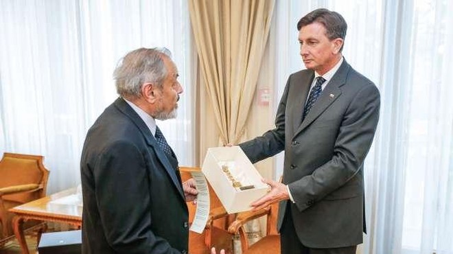 Prestižna darila, ki so jih dobili slovenski predsedniki, so prava paša za oči (foto: Stanko Gruden/STA)