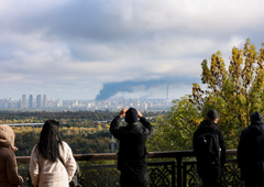 Rusi uničili tretjino ukrajinskih elektrarn, bo prebivalstvo ostalo brez elektrike?