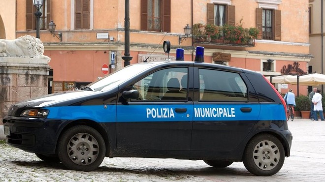 Gnusen zločin: policistko je po končani nočni izmeni spolno napadel migrant (foto: Profimedia)