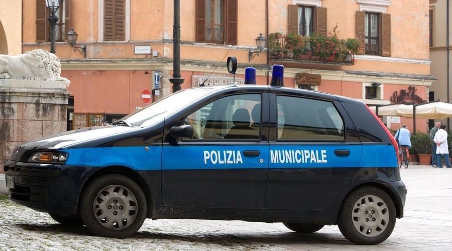 Gnusen zločin: policistko je po končani nočni izmeni spolno napadel migrant (foto: Profimedia)