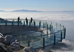 FOTO: Ste že obiskali dih jemajočo atrakcijo med oblaki? Ne bo vas pustila ravnodušnih