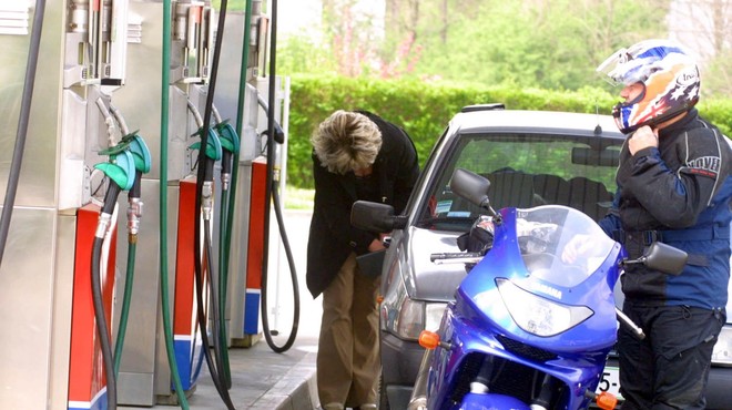 Nove cene goriva: koliko bo v torek stal dizel in koliko bencin? (foto: Bobo)