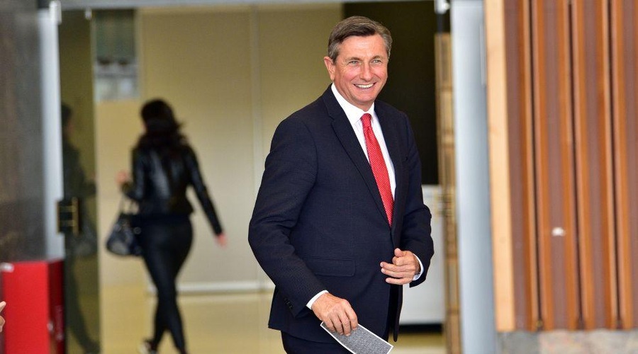 Državljani na volišča: Borut Pahor se po dveh mandatih poslavlja (foto: Bobo)