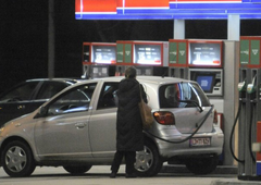 Od polnoči višje cene bencina: koliko bo treba po novem odšteti za liter?