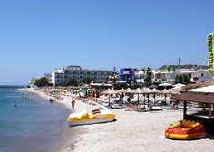 Ogorčenje na otoku: spolnemu prestopniku pred odhodom v zapor dovolili počitnice v Grčiji