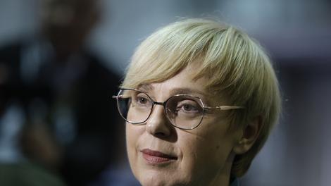 Hude obtožbe na račun premoženja Pirc Musarjeve: Golob z ostrim odzivom, predsedniška kandidatka za zdaj še molči