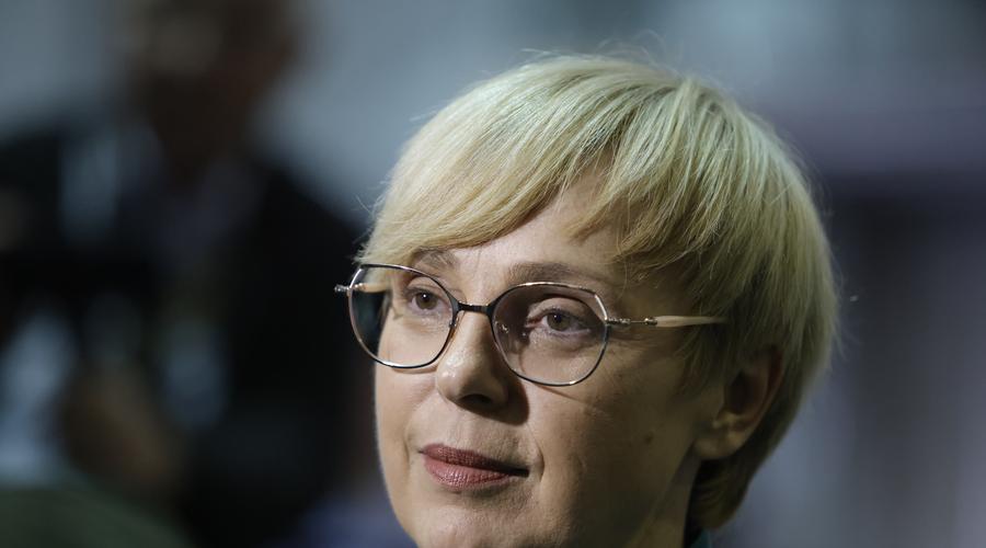 Hude obtožbe na račun premoženja Pirc Musarjeve: Golob z ostrim odzivom, predsedniška kandidatka za zdaj še molči (foto: Luka Dakskobler/Bobo)