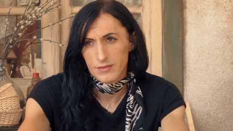 Andrea (Kmetija) se je javno opravičila svojemu očetu in še eni osebi. Njen zapis vas bo močno presenetil
