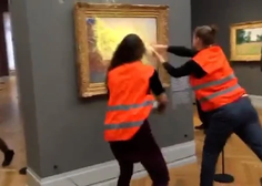 Aktivisti napadli tudi Monetovo sliko, vredno 111 milijonov evrov