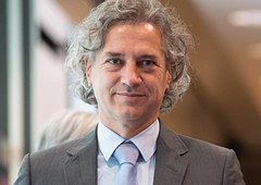 So se na policijo vršili politični pritiski?