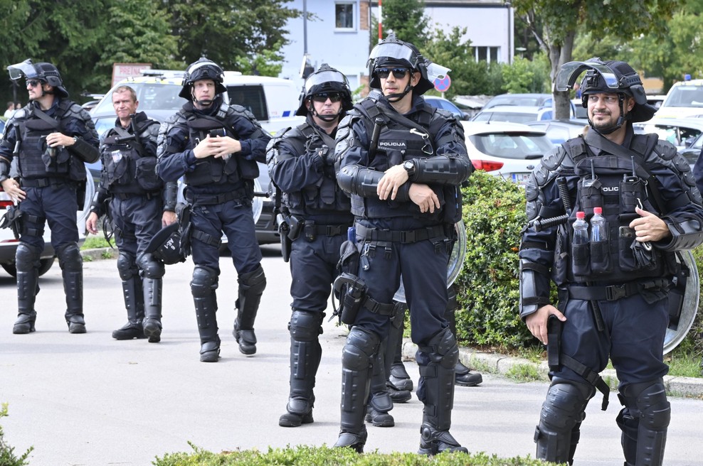 Policija išče 50 novih policistov za opravljanje posebne naloge (foto: Žiga Živulovič jr./Bobo)