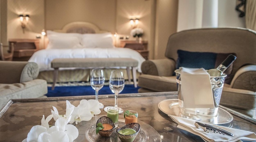 Kaj lahko in česa ne smete vzeti iz hotelske sobe? (foto: Profimedia)