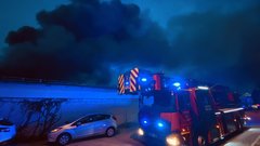 (FOTO) V Ljubljani je prebivalce prestrašil gost črn dim, imamo prve informacije o dogodku