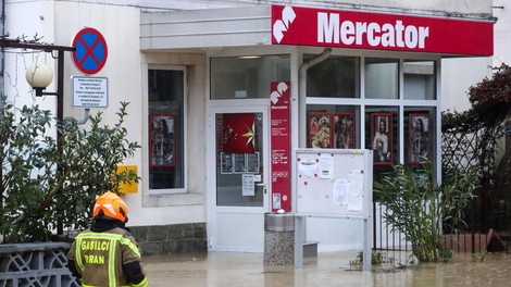 Opozorilo, bliža se huda noč! Na tem delu Slovenije so možne poplave