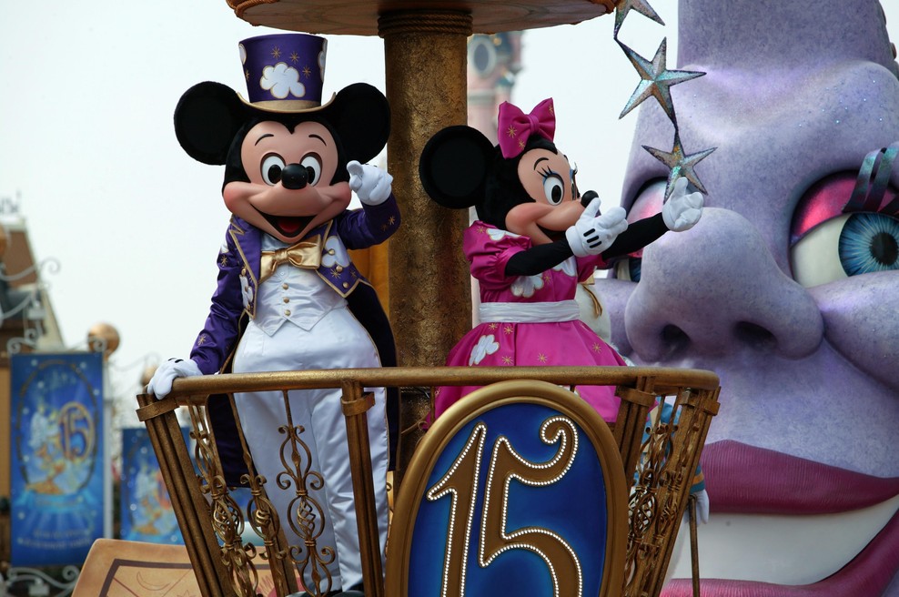 Do nadaljnjega v družbi Mikija Miške in ostalih: zaradi covida ostali zaprti v Disneylandu (foto: Profimedia)