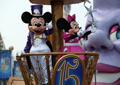 Do nadaljnjega v družbi Mikija Miške in ostalih: zaradi covida ostali zaprti v Disneylandu