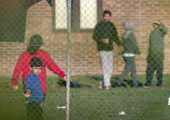 Vse več migrantov na balkanski poti: v Nemčiji pozivi k drastičnim ukrepom