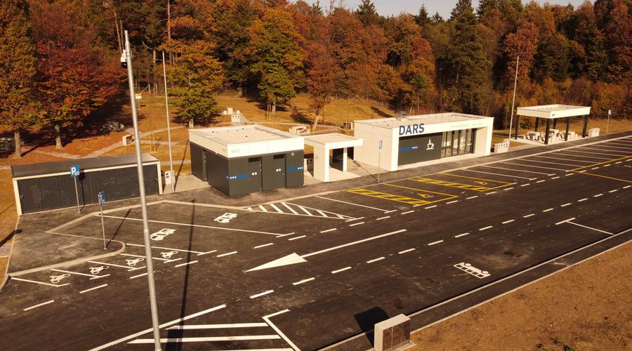 Previdno na avtocesti: hitro lahko izgubite izpit! (foto: Dars)