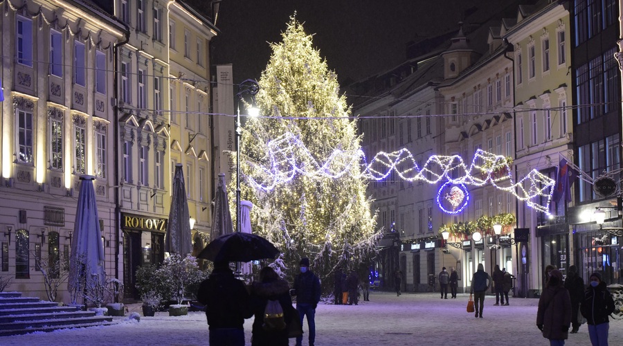 Uradno je, kdaj se bodo prižgale lučke v prestolnici: bo okrasitev enaka kot v preteklih letih? (foto: Bobo)