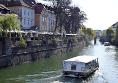 V Ljubljani bo danes še kako pestro: po Ljubljanici bodo gor in dol plula prav posebna plovila