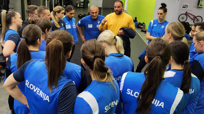 Evropska rokometna zveza zaradi incidenta pred tekmo s Srbijo kaznovala Slovenijo (foto: Facebook/Rokometna zveza Slovenije)