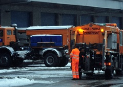 Topla jesen se končuje: bo sneg zimsko službo tudi letos presenetil?