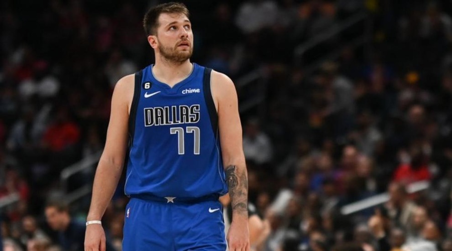 Luka Dončić po novem neuspehu postregel z besedami, ki odmevajo: "Vse to je moja krivda. Grozen sem!" (foto: Profimedia)