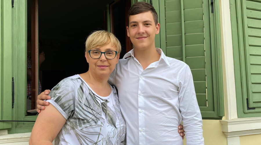 21-letni Maks o mami Nataši Pirc Musar: "Če poslanci ne bodo pridni, se bodo morali paziti" (foto: Facebook/Nataša Pirc Musar)
