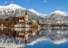Vremenoslovci napovedujejo prve snežinke, ki ne bodo zapadle le v hribih