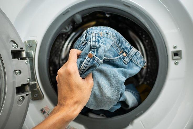Triki, ki vam bodo olajšal pranje perila: nikoli več vam ne bo treba likati srajc
