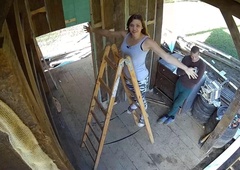 Razkrita Manjina skrivnost nastopanja pred kamerami