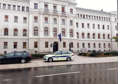 Gasilci in policisti pred sodiščem: izvedeli smo, kaj se dogaja (FOTO)