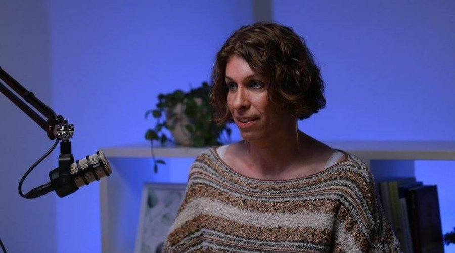 Lia Bordon, ki je spremenila spol, iskreno o tranziciji v podkastu Modra soba: "Najprej pride olajšanje, nato pa strahoten obup" (foto: Uredništvo)