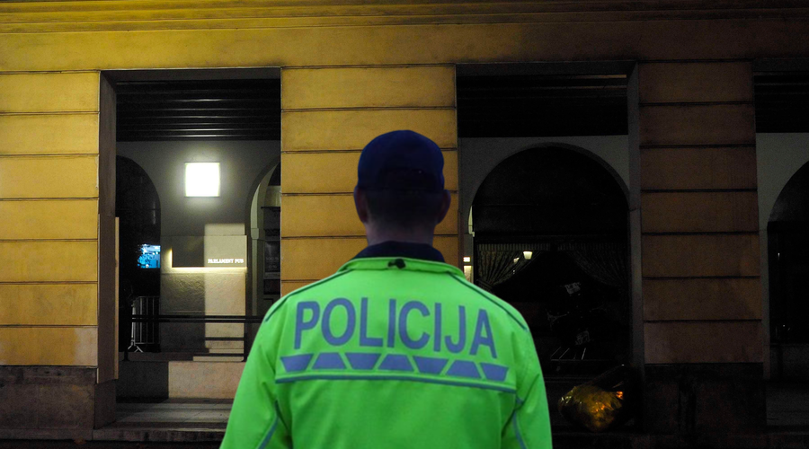 Napad na žensko v Ljubljani: storilec jo je poškodoval z ostrim predmetom in pobegnil (foto: Bobo/PU Ljubljana/fotomontaža)