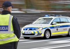 Neposrečen beg drznih vlomilcev: slovenski policisti izvedli filmski pregon