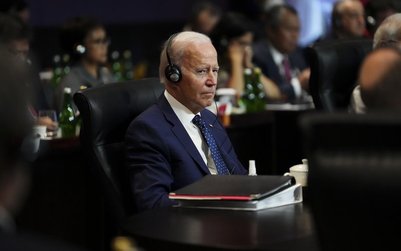 Ameriški predsednik Joe Biden je že pred tem napovedal, da bo njegova administracija pregledala vsa potencialna tveganja TikToka. A to lahko traja več mesecev.