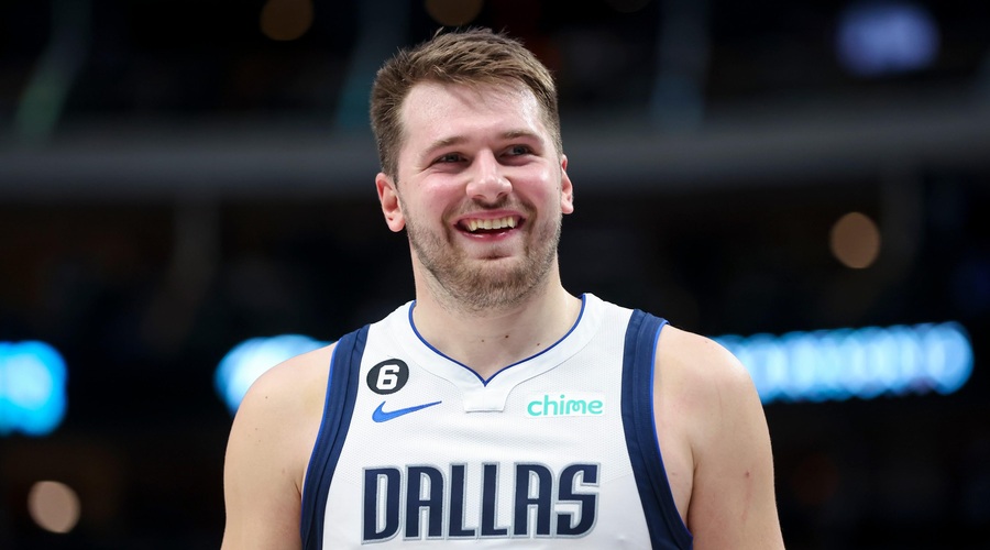 Izjemen športnik, vrhunski človek: Luka Dončić milijonov nima le zase, poglejte, kaj je tokrat storil za otroke (pomagala je tudi Anamarija) (foto: Profimedia)