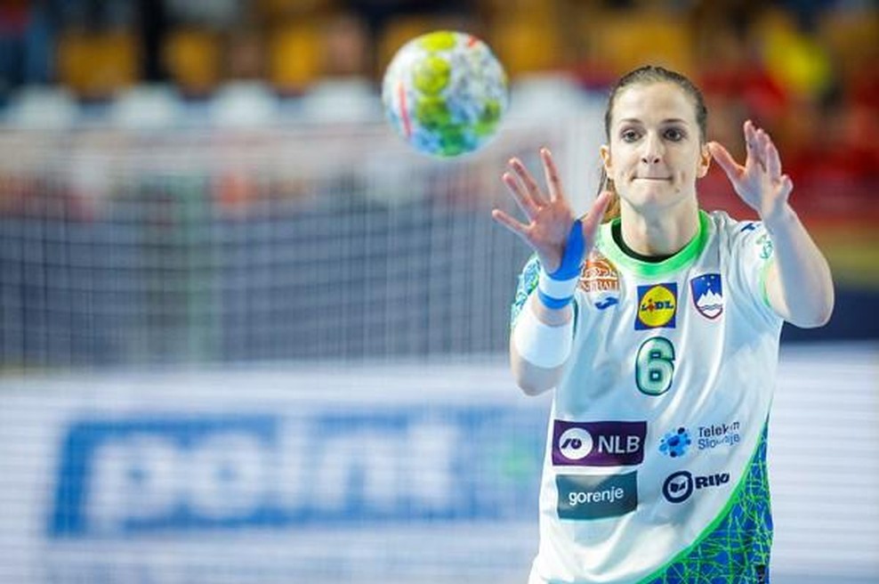 Slovenska kapetanka z redko videnim napadom na sodnike: "Kar se je dogajalo, je sramota za šport!" (foto: EHF)