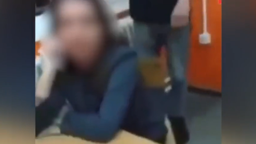 VIDEO: Javnost šokiral posnetek dijakov, ki so se grobo znesli nad profesorico