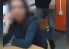 VIDEO: Javnost šokiral posnetek dijakov, ki so se grobo znesli nad profesorico
