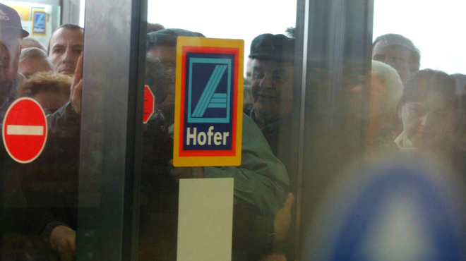 Zakaj so "znižane" cene na nekaterih izdelkih v Hoferju enake prejšnjim cenam? (priljubljeni trgovec pojasnjuje) (foto: Bobo)