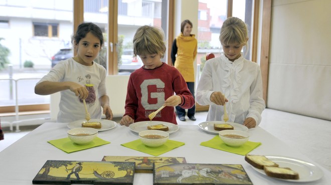 Ste tudi vi med tistimi, ki najraje zajtrkujejo tradicionalno slovensko? (foto: Borut Živulovič/Bobo)