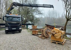 Po skoraj 2 mesecih jim je končno uspelo odstraniti mlin iz reke, občina že načrtuje novega