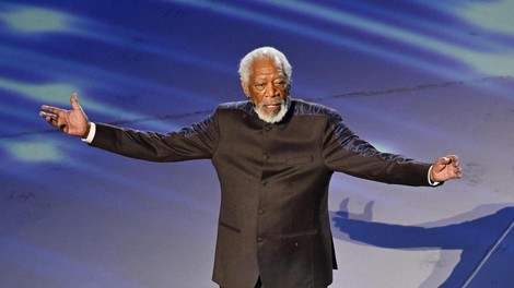 VIDEO: Morgan Freeman z nastopom v Katarju prizadel in razjezil oboževalce