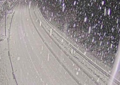 (FOTO) Zapadel je prvi sneg: Slovenijo pobelilo, poglejte, kje je snežna odeja najdebelejša