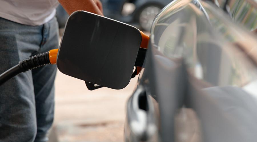 Vesela novica za lastnike jeklenih konjičkov: gorivo se ceni! (Imamo informacije, koliko boste odšteli za liter) (foto: Profimedia)