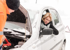 Vožnja v snežnih razmerah je lahko tvegana: veste, kako se odzvati? (Nasveti strokovnjakov)