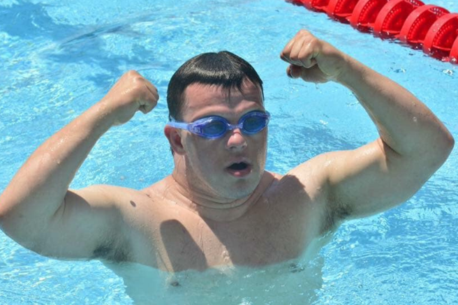 Kdo lahko tekmuje na paraolimpijskih igrah in kdo na specialni olimpijadi?