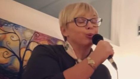 Nataša Pirc Musar ima pevski talent: tako je zapela svojo najljubšo pesem, ki velja za eno najtežjih (VIDEO)
