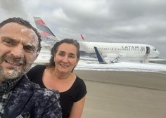 Po letalski nesreči sta zakonca posnela selfie in sprožila val zgražanja